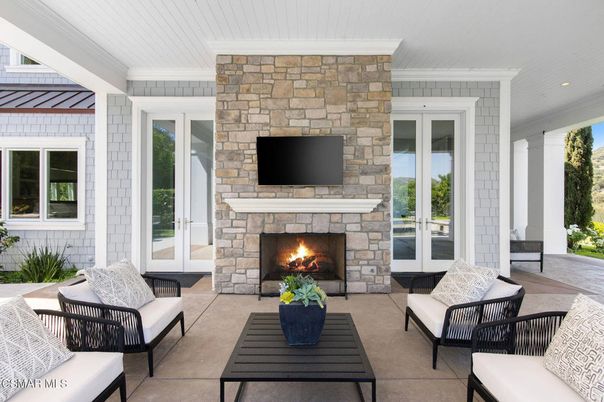 Exterior, Fireplace
