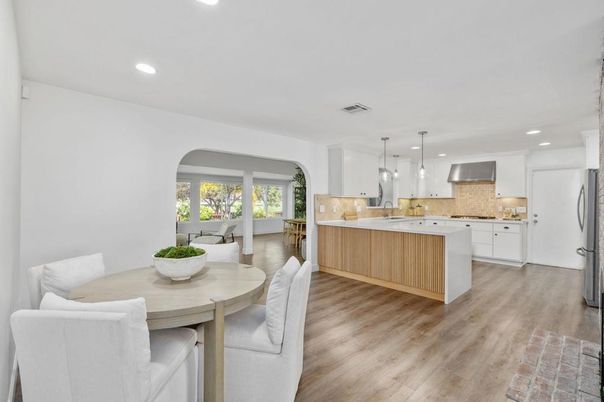 Dining room, Interior, Kitchen, Pendant Lights, Recessed Lighting, Wood Texture Flooring