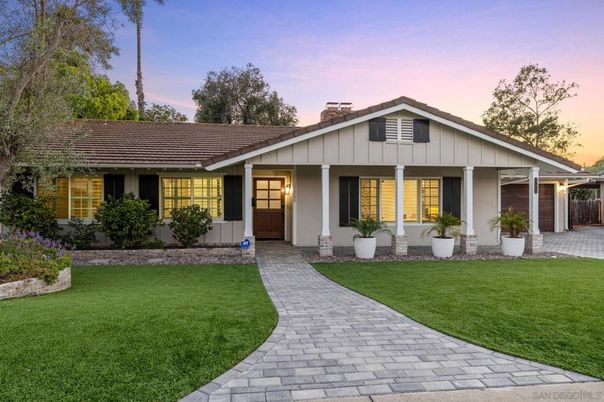 Backyard, Exterior, Facade, Ranch