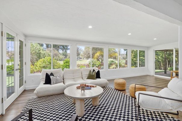 Interior, Living room, Recessed Lighting, Sun Room, Wood Texture Flooring