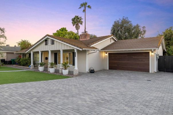 Attached, Exterior, Facade, Ranch