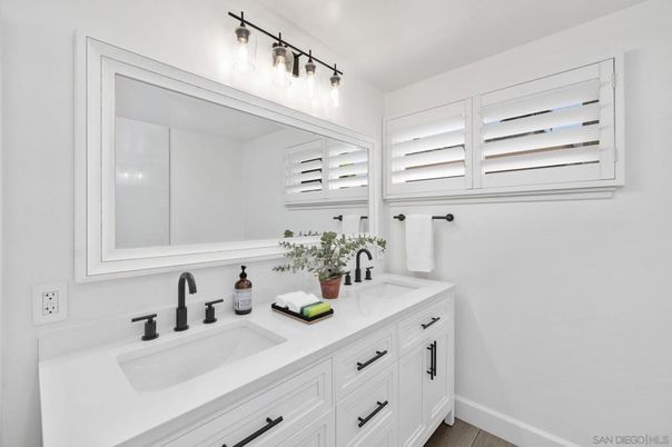 Bathroom, Dual Sink Vanities, Interior