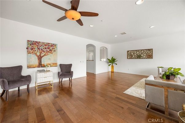 Interior, Recessed Lighting, Wood Texture Flooring