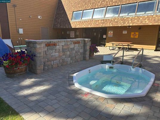 Exterior, Hot Tub, Pool