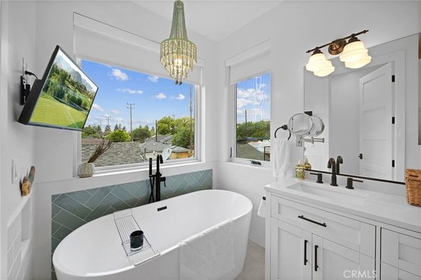 Bathroom, Chandelier, Free Standing Baths, Interior