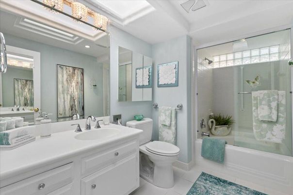 Bathroom, Interior, Recessed Lighting