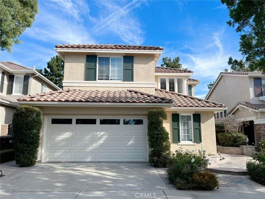 Attached, Exterior, Facade, Mediterranean