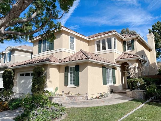 Attached, Exterior, Facade, Mediterranean