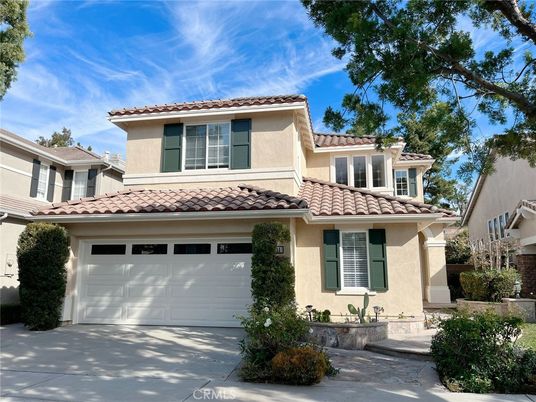 Attached, Exterior, Facade, Mediterranean