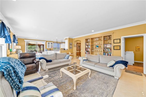 Interior, Living room, Pendant Lights, Recessed Lighting