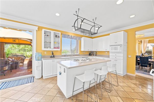 Dining room, Interior, Kitchen, Recessed Lighting