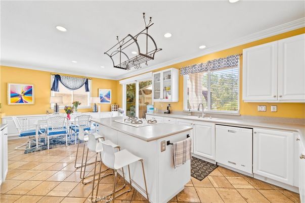Dining room, Interior, Kitchen, Recessed Lighting