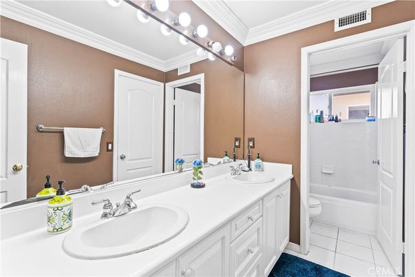 Bathroom, Dual Sink Vanities, Interior