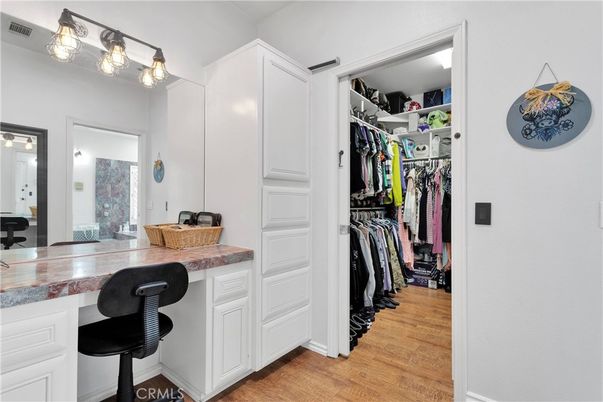 Interior, Walk-in Closets, Wood Texture Flooring