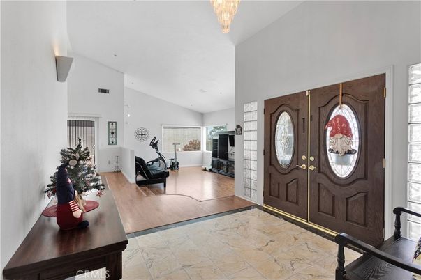 Chandelier, Fitness Equipment, Interior, Recessed Lighting, Wood Texture Flooring