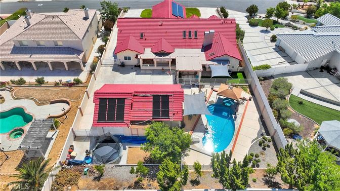 Exterior, Drone