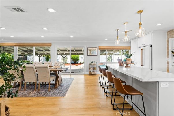 Dining room, Interior, Kitchen, Pendant Lights, Recessed Lighting, Wood Texture Flooring
