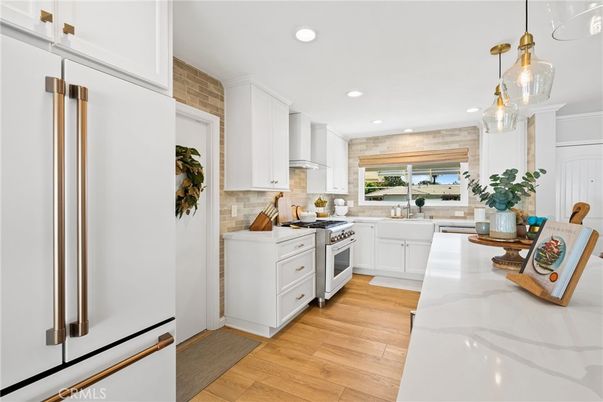 Interior, Kitchen, Pendant Lights, Recessed Lighting, Wood Texture Flooring