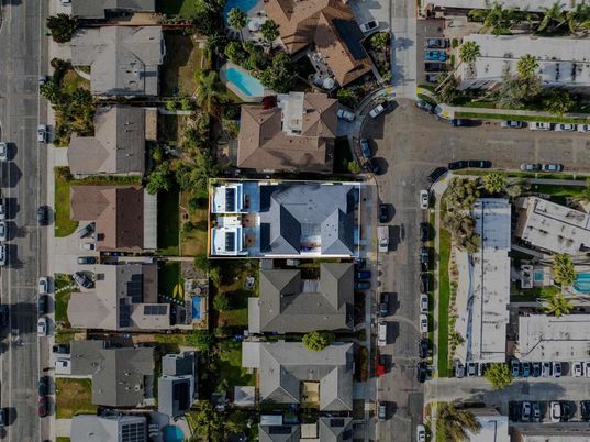 Exterior, Drone