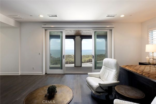 Interior, Recessed Lighting, Water, Wood Texture Flooring