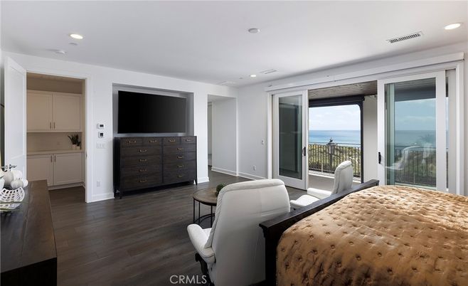 Interior, Recessed Lighting, Water, Wood Texture Flooring