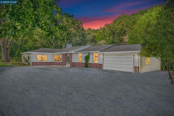 Attached, Exterior, Facade, Brick Facade, Ranch