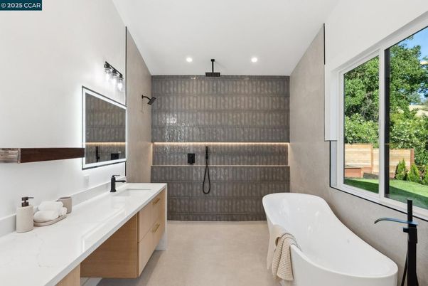 Bathroom, Dual Sink Vanities, Free Standing Baths, Interior, Recessed Lighting