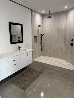 Bathroom, Dual Sink Vanities, Interior, Recessed Lighting