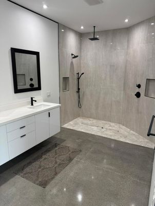 Bathroom, Dual Sink Vanities, Interior, Recessed Lighting