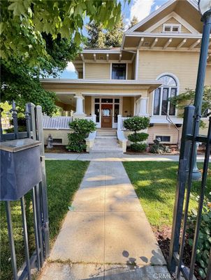 Exterior, Facade, American Foursquare