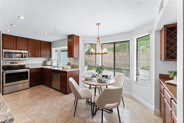Dining room, Interior, Kitchen, Pendant Lights, Recessed Lighting, Stainless Steel Appliances