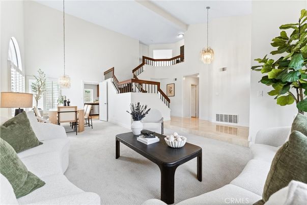 Chandelier, Dining room, Interior, Living room, Pendant Lights, Recessed Lighting
