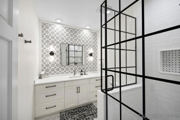 Bathroom, Dual Sink Vanities, Interior, Recessed Lighting