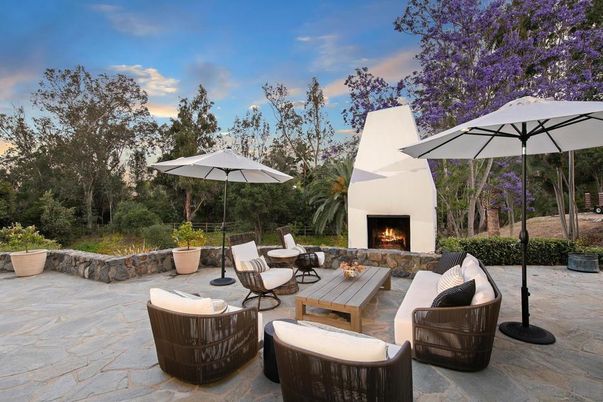 Exterior, Fireplace