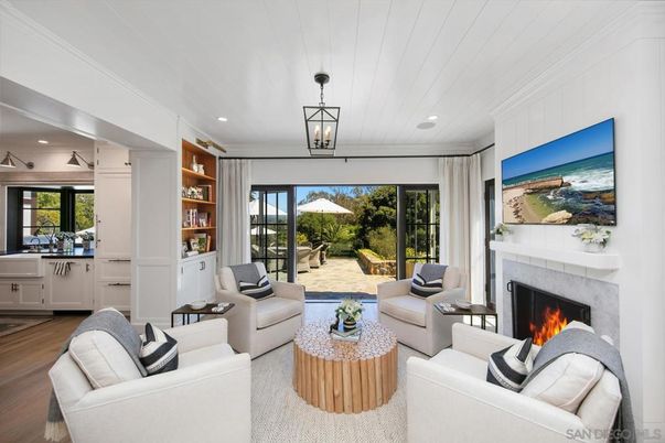 Fireplace, Interior, Living room, Pendant Lights, Recessed Lighting, Wood Texture Flooring