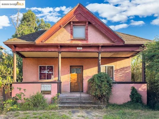 Exterior, Facade, None