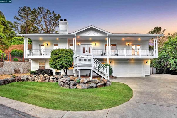 Attached, Exterior, Facade, Raised Ranch