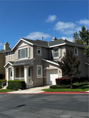 Attached, Exterior, Facade, American Craftsman