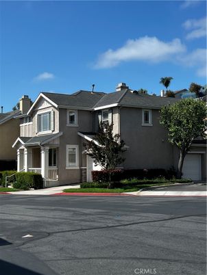Attached, Exterior, Facade, American Craftsman