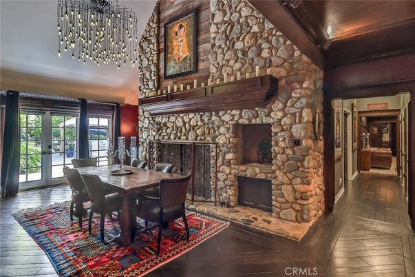 Chandelier, Dining room, Fireplace, Interior, Wood Texture Flooring