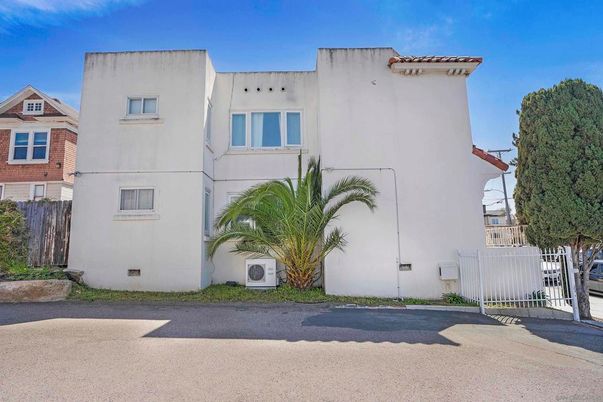 Exterior, Facade, Spanish Mediterranean