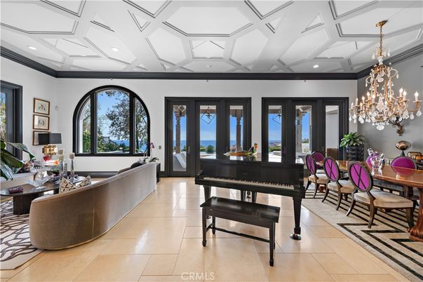 Chandelier, Dining room, Interior, Living room, Piano, Recessed Lighting