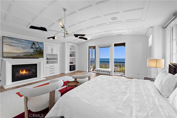 Bedroom, Fireplace, Interior, Pendant Lights, Water