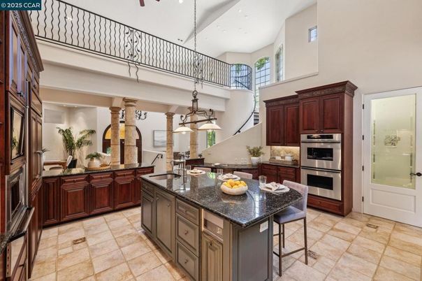 Dining room, Interior, Kitchen, Pendant Lights, Stainless Steel Appliances