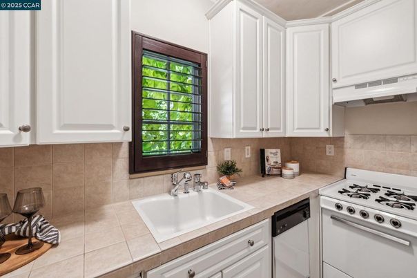 Interior, Kitchen, Tile Countertops