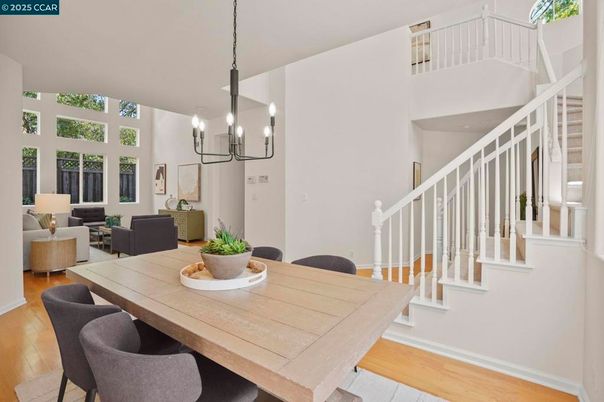 Chandelier, Dining room, Interior, Living room, Pendant Lights, Wood Texture Flooring