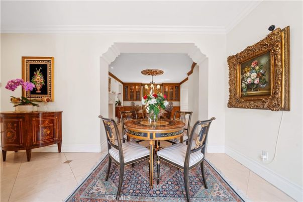 Chandelier, Dining room, Interior