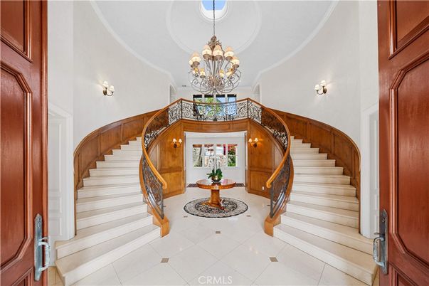 Chandelier, Interior