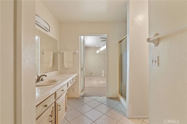 Bathroom, Interior, Tile Countertops