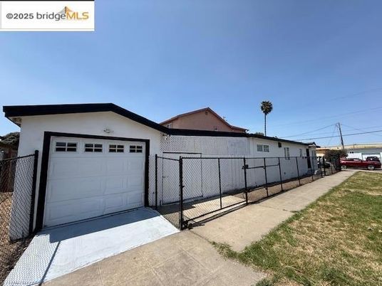 Detached Garage, Exterior